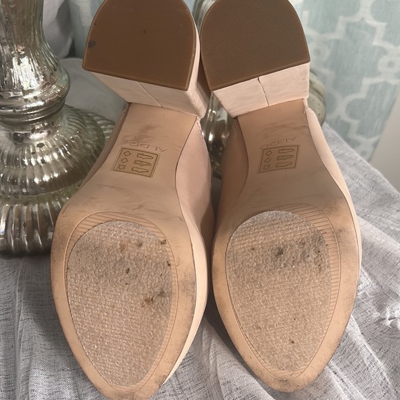 Aldo Platform Suede Pumps - Picture 7 of 10